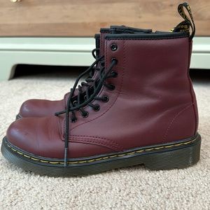 Big kids Doc Marten boots - AirWair with bouncing Soles